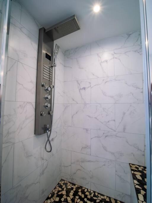 Mega Jeanne D'Arc Billard Baby Foot Logements Insolites Nancy Ngoại thất bức ảnh